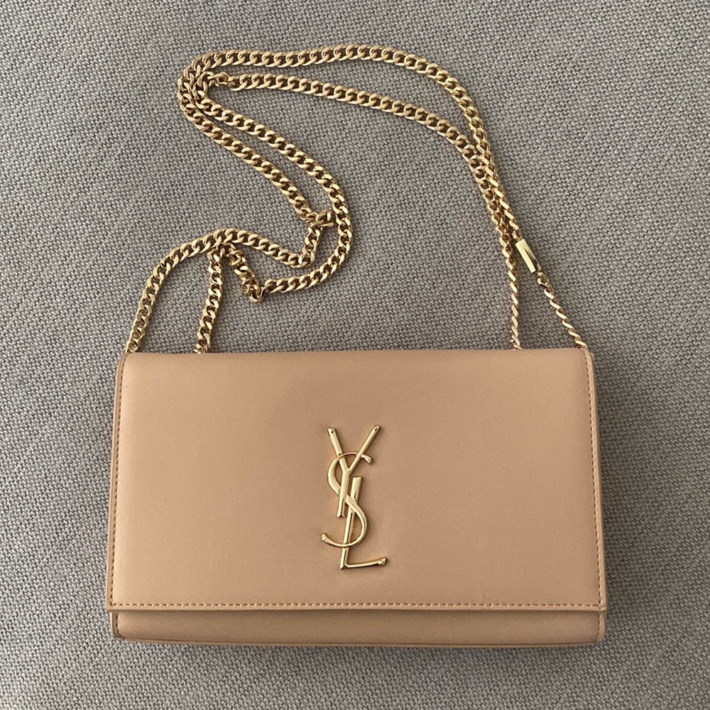 MEDIUM KATE BAG IN GRAIN DE POUDRE EMBOSSED LEATHER